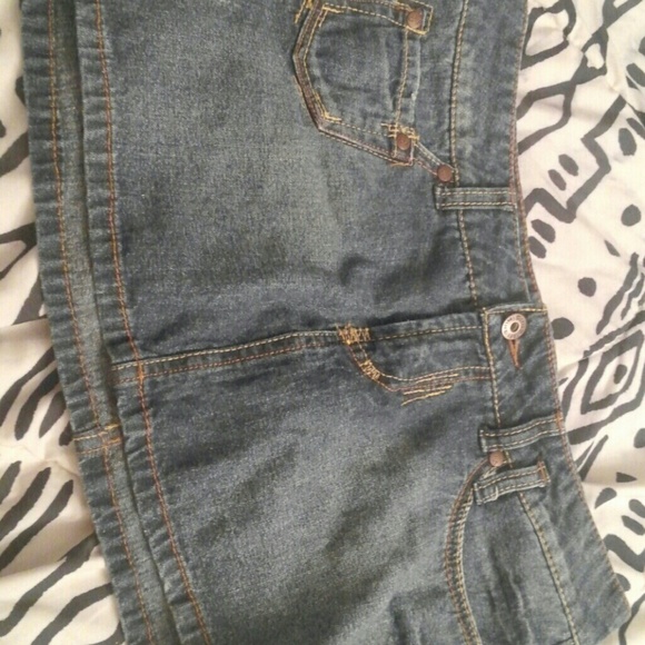 Mini skirt - Picture 1 of 2